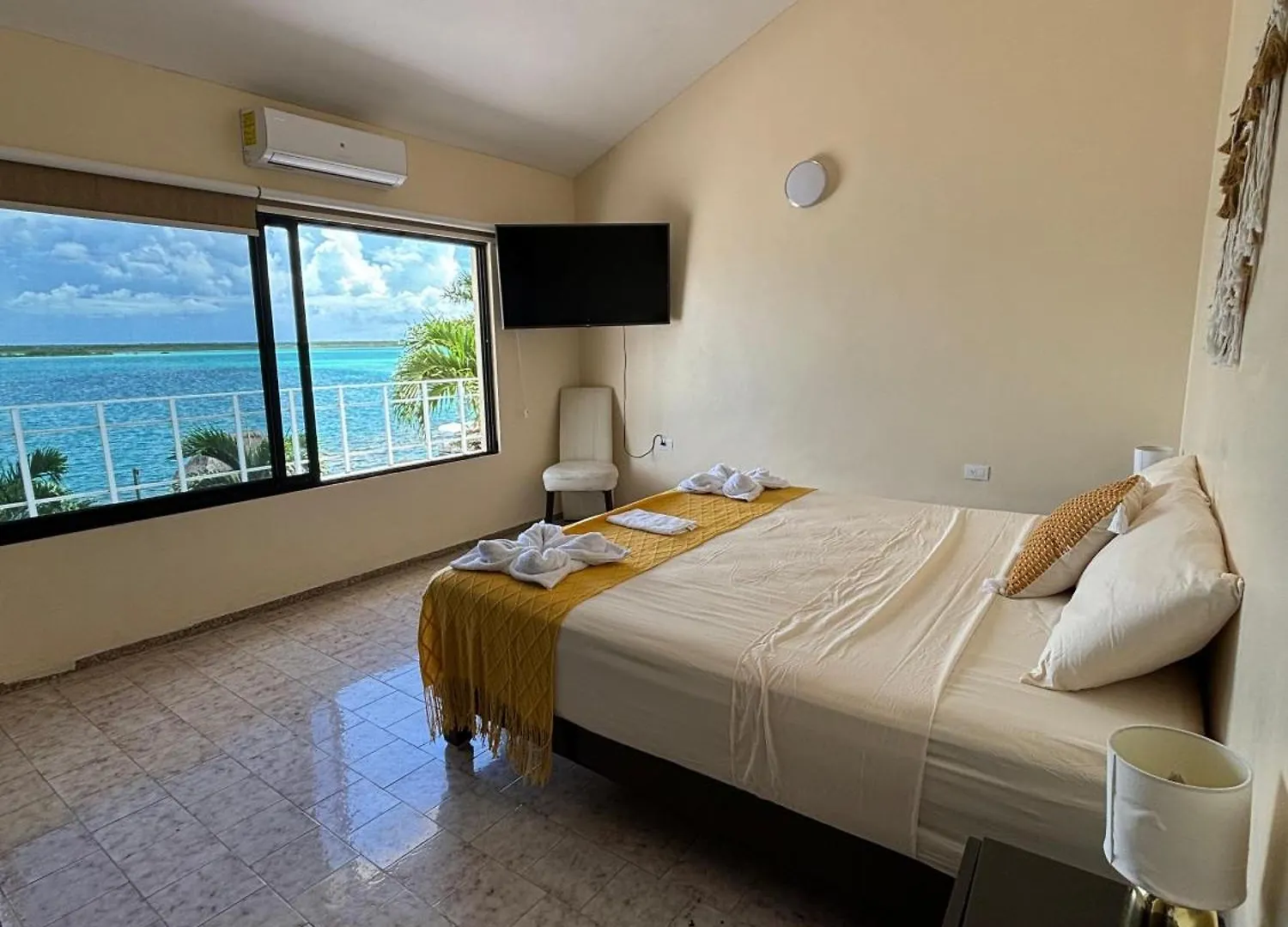 Casa Sirena - Habitaciones A Orilla De La Laguna Y Cenote Esmeralda Bacalar Homestay